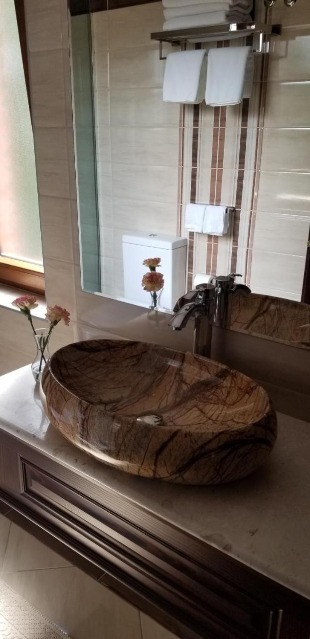 Vila Dante Boutique Hotel Tushemisht ภายนอก รูปภาพ